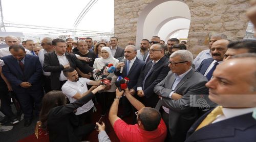 رئيس الوزراء يفتتح معرض فلسطين الدولي للكتاب