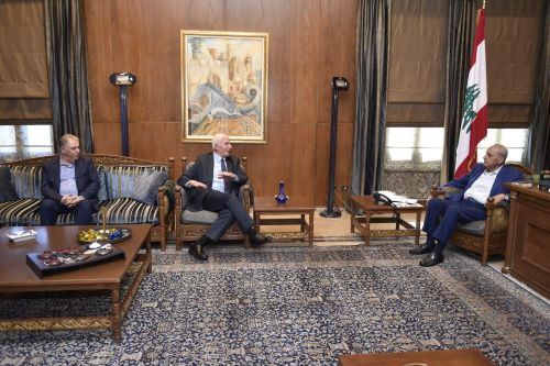 الاحمد يلتقي رئيس مجلس النواب اللبناني نبيه بري