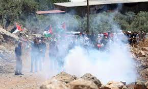إصابات إثر قمع الاحتلال مسيرة ضد الاستيطان في بيت دجن شرق نابلس