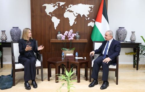 اشتية خلال لقائه المبعوثة النرويجية: الأولوية وقف العدوان على أهلنا في قطاع غزة وضمان إيصال الإمدادا