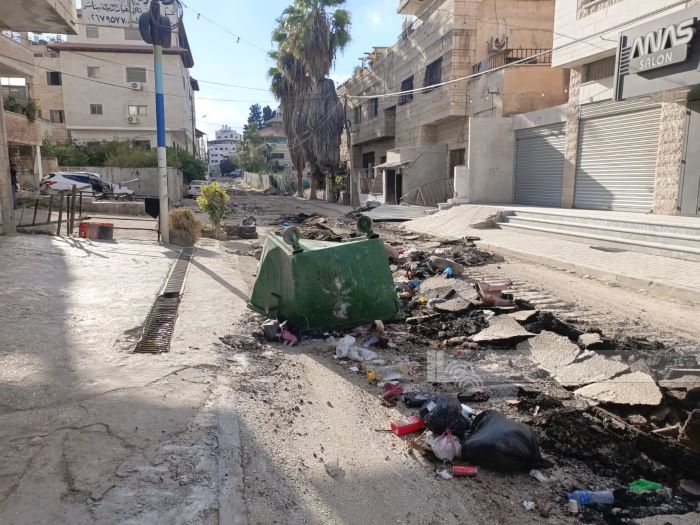 آليات الاحتلال تجرف شارع الناصرة في جنين