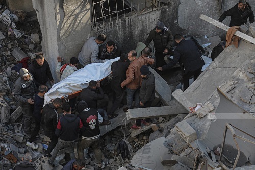 شهداء وجرحى في قصف إسرائيلي على مدينة غزة وإحراق عشرات المنازل