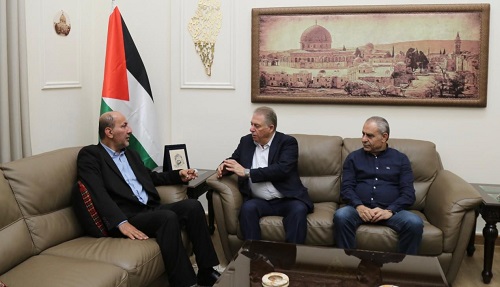 السفير دبور يستقبل وفداً من الجبهة الديمقراطية لتحرير فلسطين