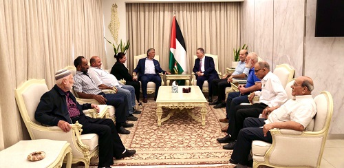 السفير دبور يستقبل قيادة اتحاد نقابات عمال فلسطين فرع لبنان بزيارة وداعية