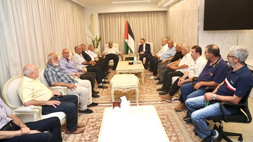 السفير دبور يستقبل الحملة الاهلية لنصرة فلسطين وقضايا الامة في زيارة وداعية