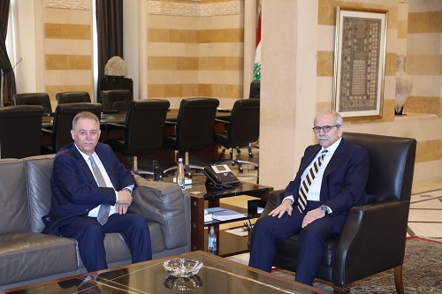 رئيس الوزراء اللبناني نواف سلام يستقبل السفير دبور في زيارة وداعية