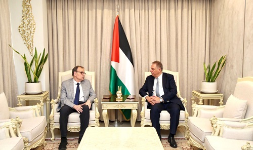 السفير دبور يستقبل النائب عبد الرحمن البزري في زيارة وداعية