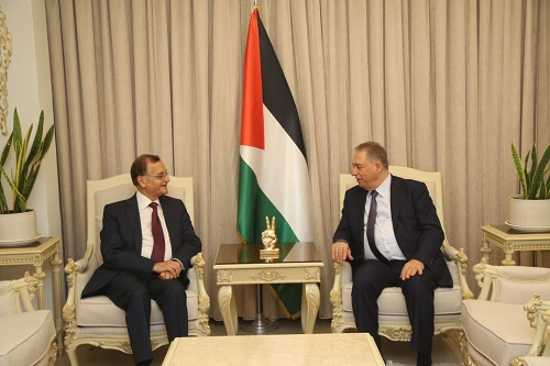 السفير دبور يستقبل وزير الخارجية اللبناني الاسبق عدنان منصور في زيارة وداعية