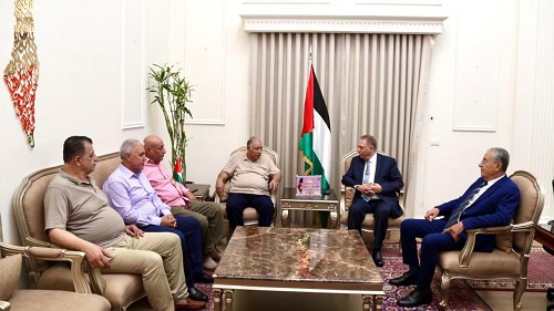 السفير دبور يستقبل وفداً من الجبهة الشعبية القيادة العامة في زيارة وداعية