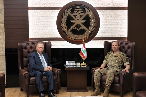 السفير دبور يلتقي قائد الجيش اللبناني العماد رودولف هيكل في زيارة وداعية