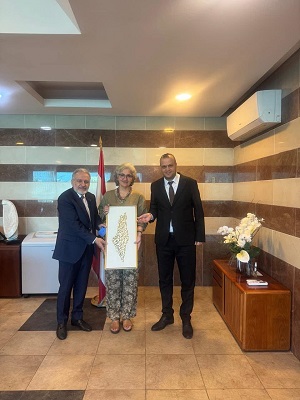 وفد من مؤسسة محمود عباس يطلع وزير التربية اللبنانية على برامج عمل المؤسسة