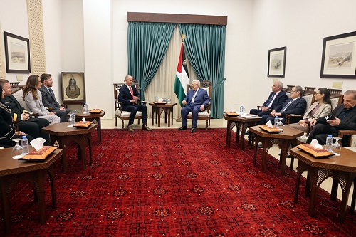 الرئيس يستقبل رئيس مكتب الممثلية الكندية لدى فلسطين