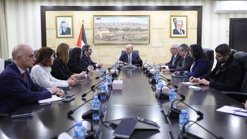 مصطفى يبحث مع وفد من مكتب الأمم المتحدة لخدمات المشاريع تعزيز الجهود الاغاثية والإنسانية