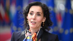 مفوضة أوروبية تُدين هدم الاحتلال مجمع الأونروا في الشيخ جراح