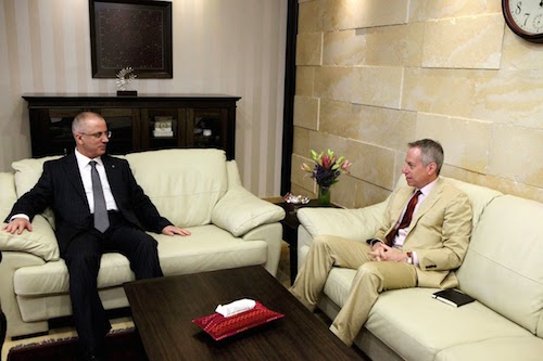 الحمد الله يبحث مع القنصل الأميركي آخر التطورات السياسية والاقتصادية