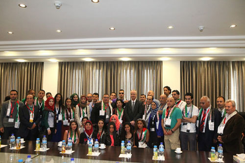 الحمد الله يلتقي وفدا من الجالية الفلسطينية في الدول الاسكندنافية والأردن