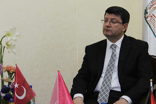 السفير التركي يطلع على معاناة شعبنا في غزة جراء الحصار