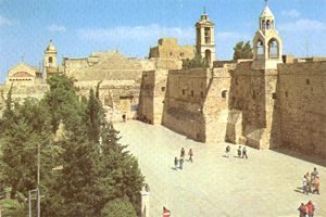 اللجنة الرئاسية لترميم كنيسة المهد توقع اتفاقية تنفيذ المرحلة الثانية