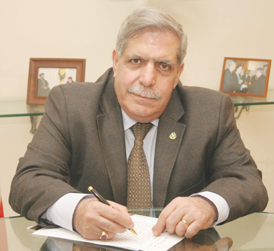 الداوود عزى الفلسطينيين والدروز بوفاة الشاعر سميح القاسم