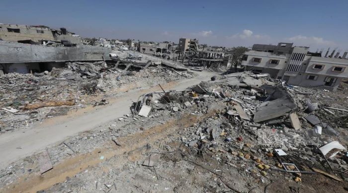 شهداء ومصابون في سلسلة غارات اسرائيلية على مناطق وسط وجنوب قطاع غزة